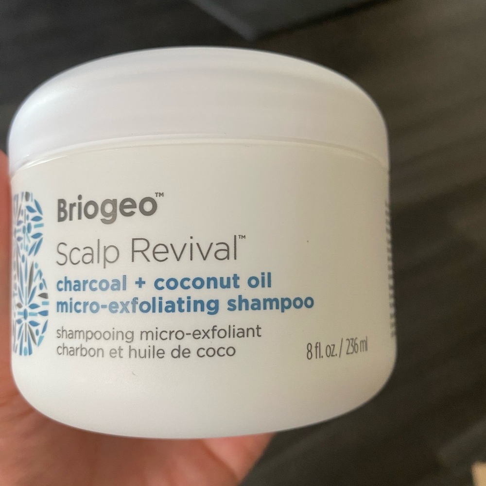 Briogeo Scalp Revival- Exfoliating Shampoo